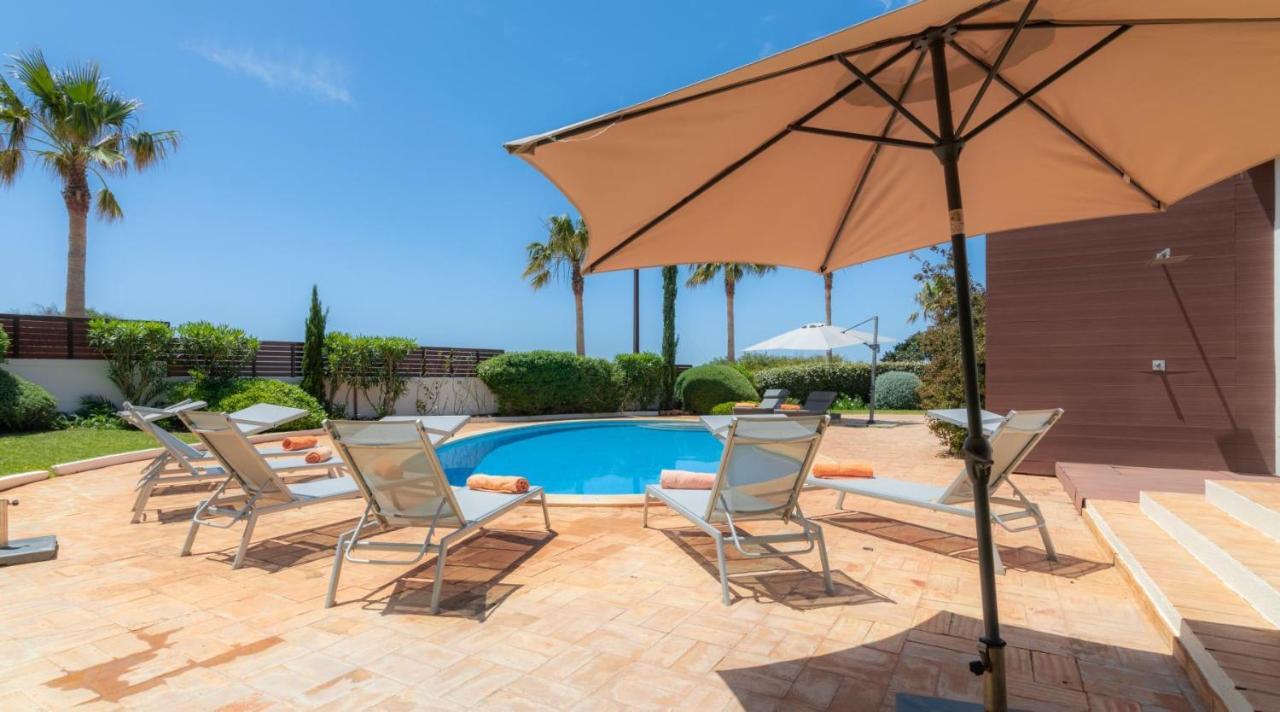 Villa Prado - Beautiful Beachfront Villa Albufeira Exteriör bild